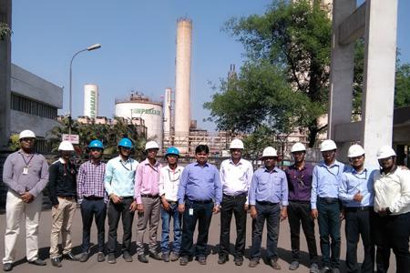 Electrical Students Visit Industries